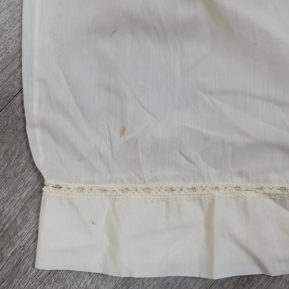 Vintage embroidered nightgown size small/medium - Picture 7 of 11